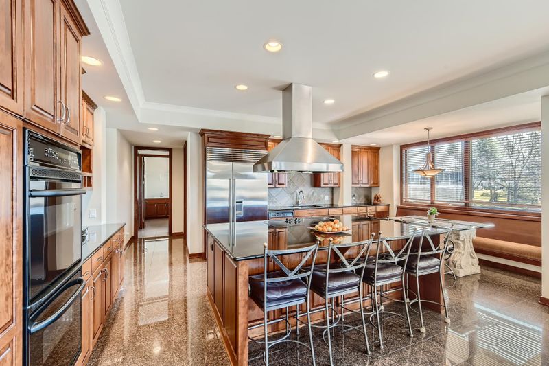 11571 Cedar Ps, Minnetonka, MN 55305