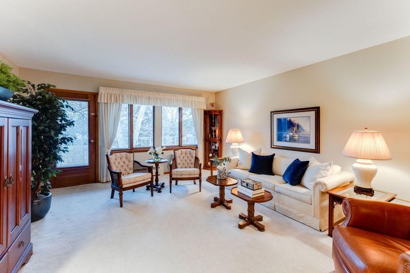 6005 Eden Prairie Rd #204, Edina, MN 55436