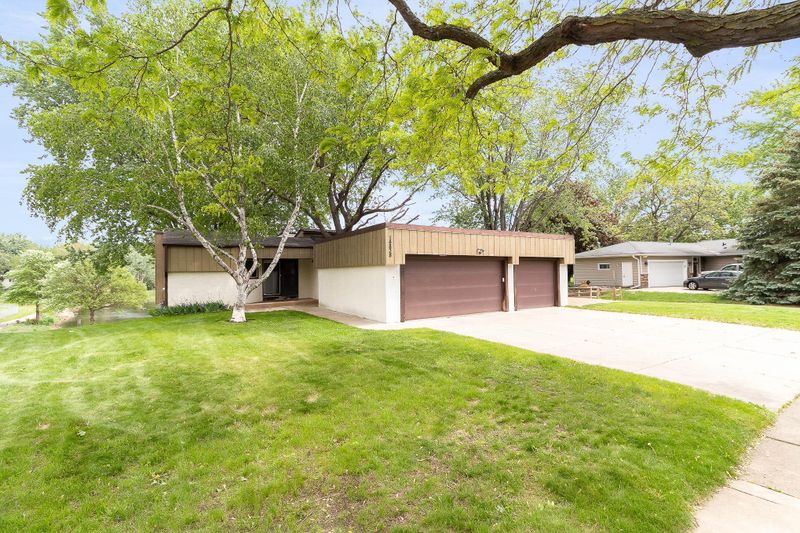 14838 Dundee Ave, Apple Valley, MN 55124