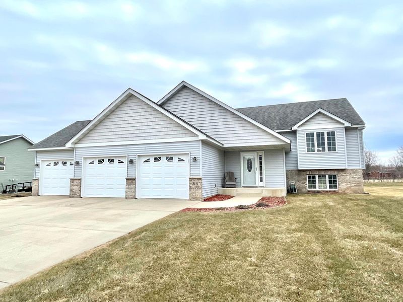 2211 Hope Ave, Lester Prairie, MN 55354