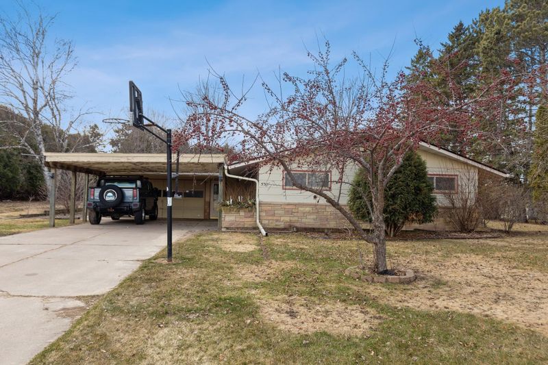 532 Broadway Ave S, Braham, MN 55006