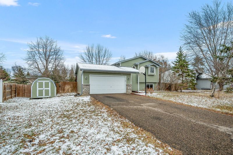 25933 10th St W, Zimmerman, MN 55398