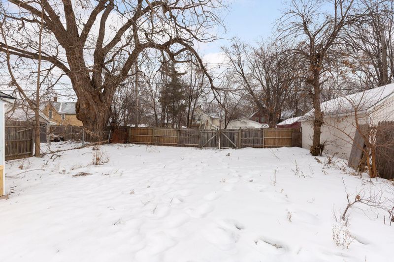 946 Marion St, Saint Paul, MN 55117