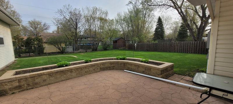 2812 Nash Rd, Brooklyn Center, MN 55430