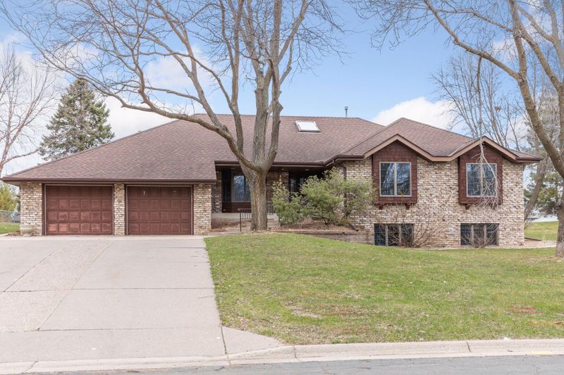 1443 Bussard Ct, Arden Hills, MN 55112