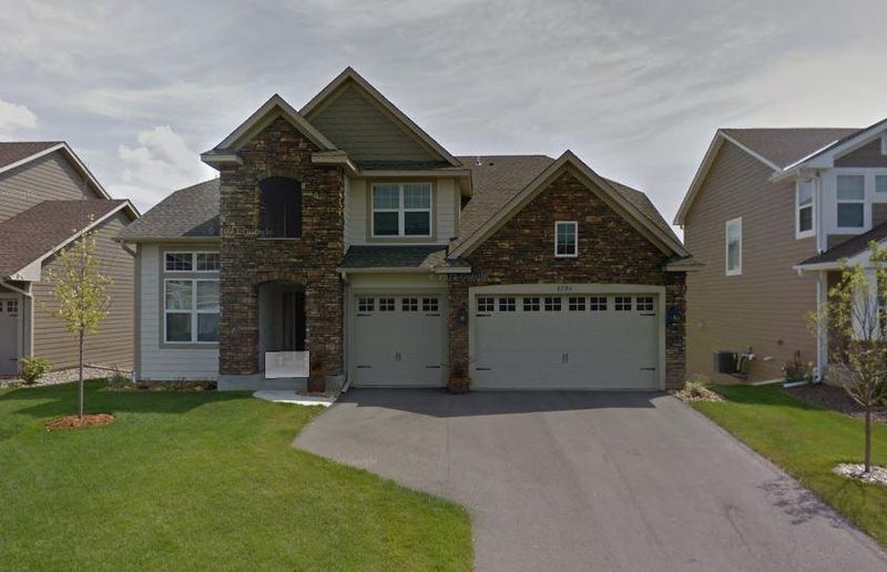 8791 Reflections Rd, Chanhassen, MN 55317
