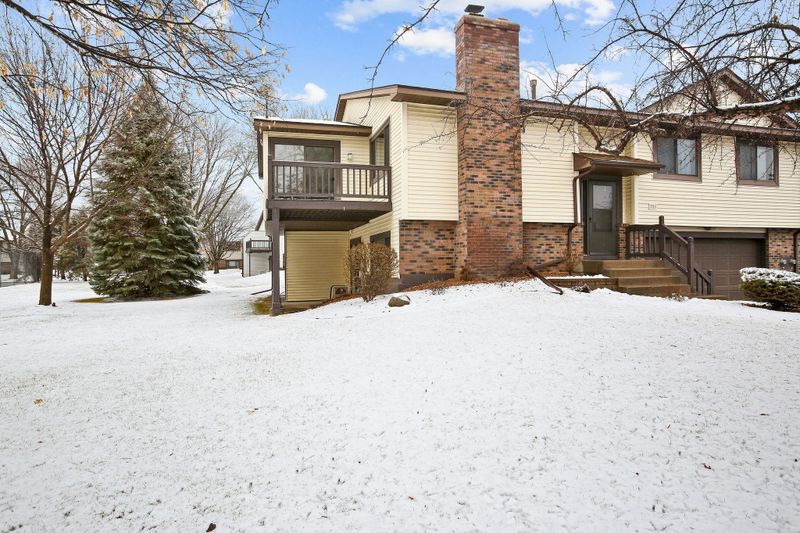 553 Donegal Cir, Shoreview, MN 55126