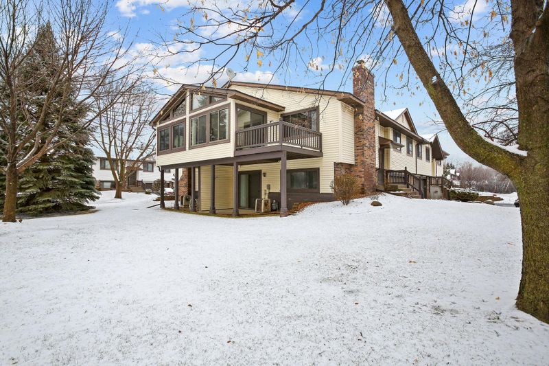 553 Donegal Cir, Shoreview, MN 55126