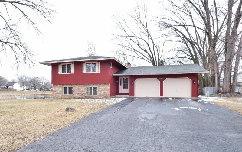 722 Parkview Ln, Champlin, MN 55316