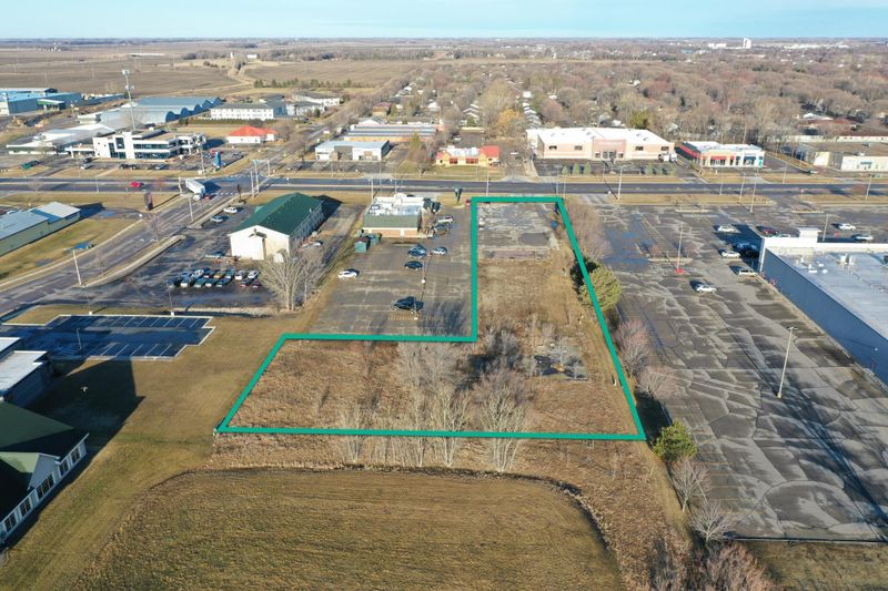 2637 1st St S, Willmar, MN 56201