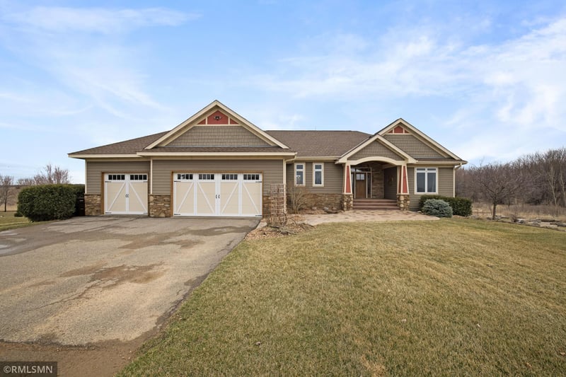 25620 Hickory Blvd, Belle Plaine, MN 56011