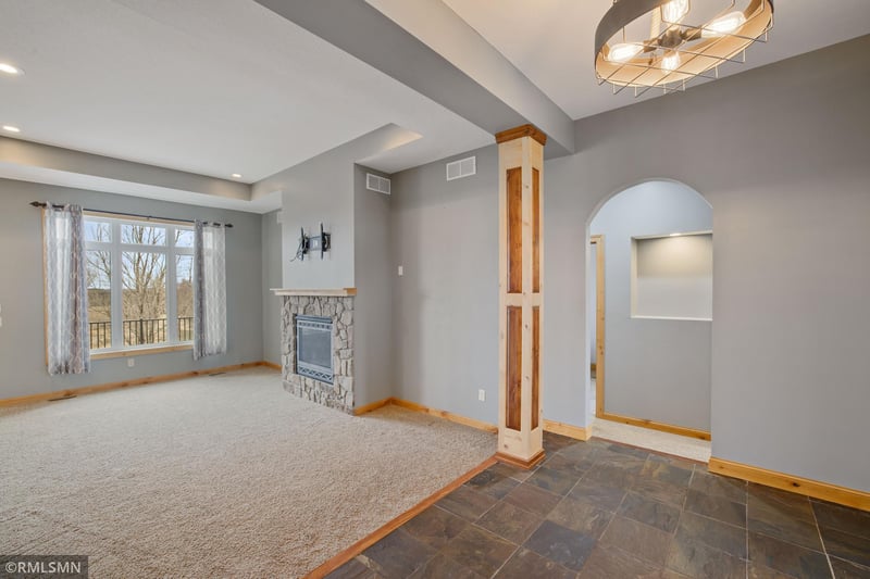 25620 Hickory Blvd, Belle Plaine, MN 56011