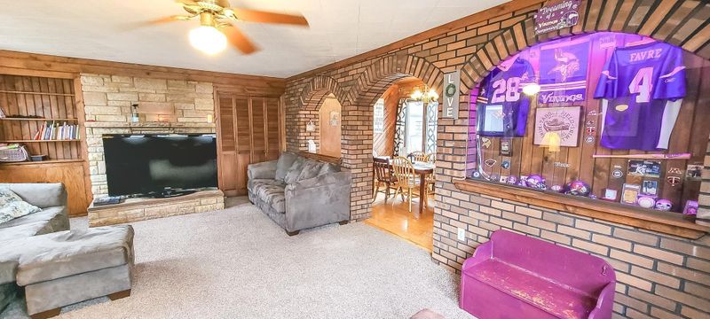 457 2nd St, Gaylord, MN 55334