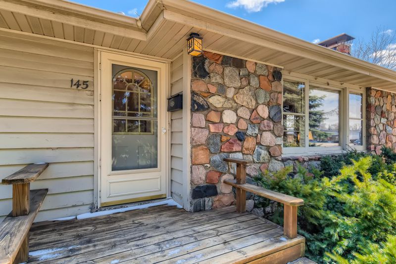 145 20th Ave S, Hopkins, MN 55343
