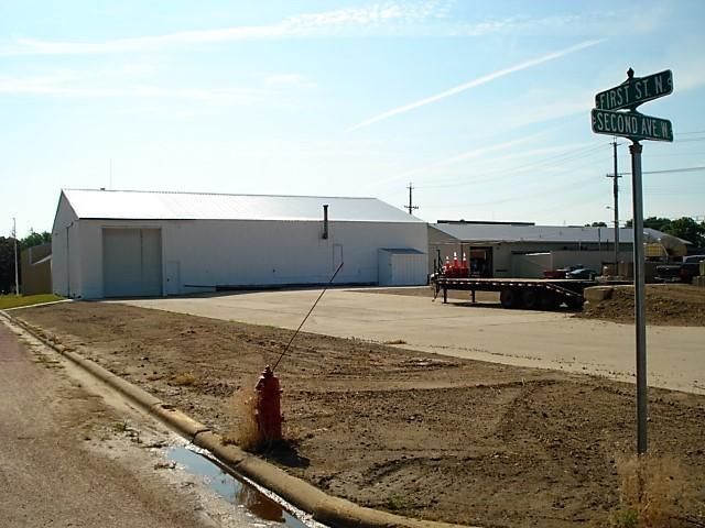 117 E 1st St N, Truman, MN 56088