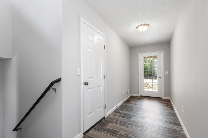 8493 Gateway Cir, Monticello, MN 55362