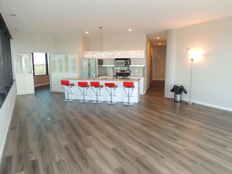 5601 Smetana Dr #604, Minnetonka, MN 55343