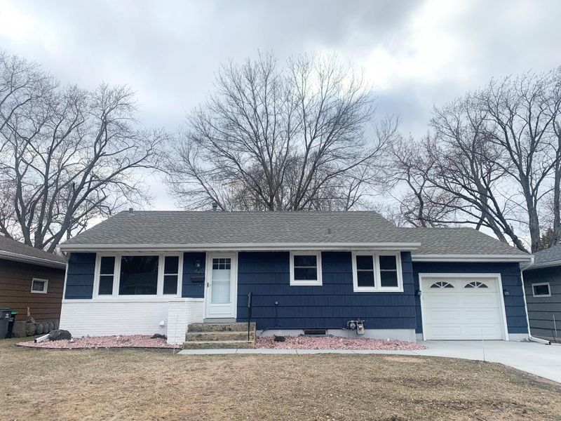 420 Monroe Ave S, Edina, MN 55343