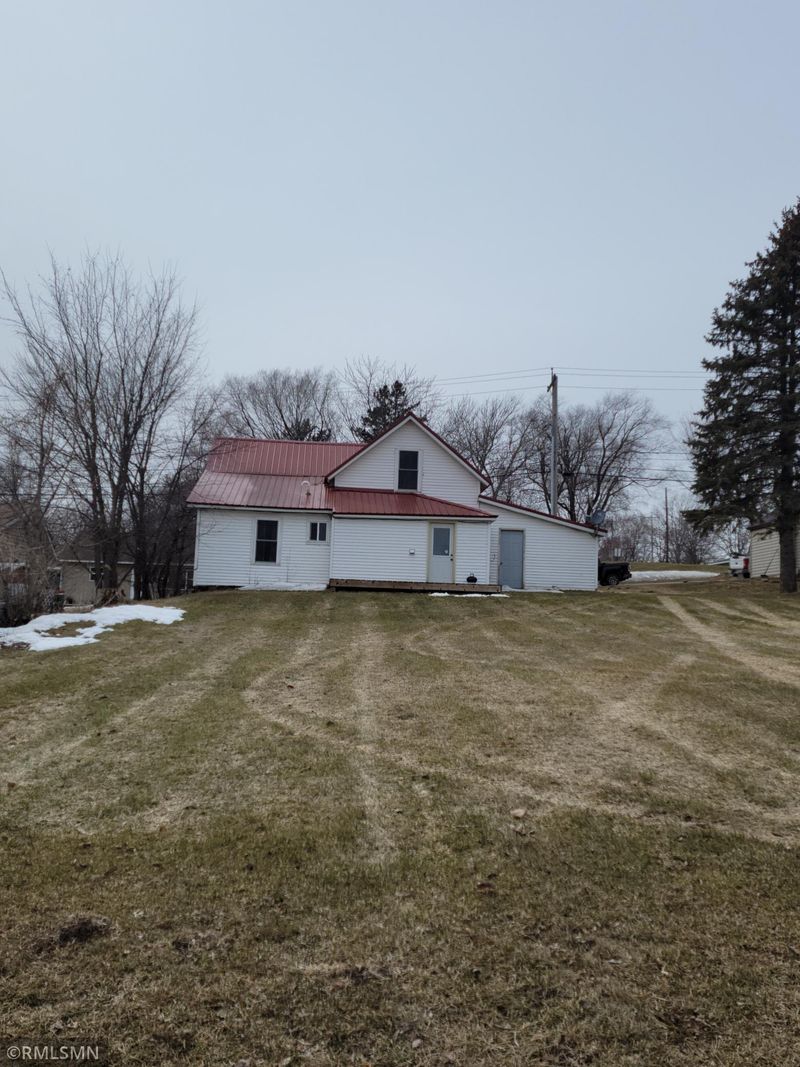 631 Gillis Ave N, Browerville, MN 56438