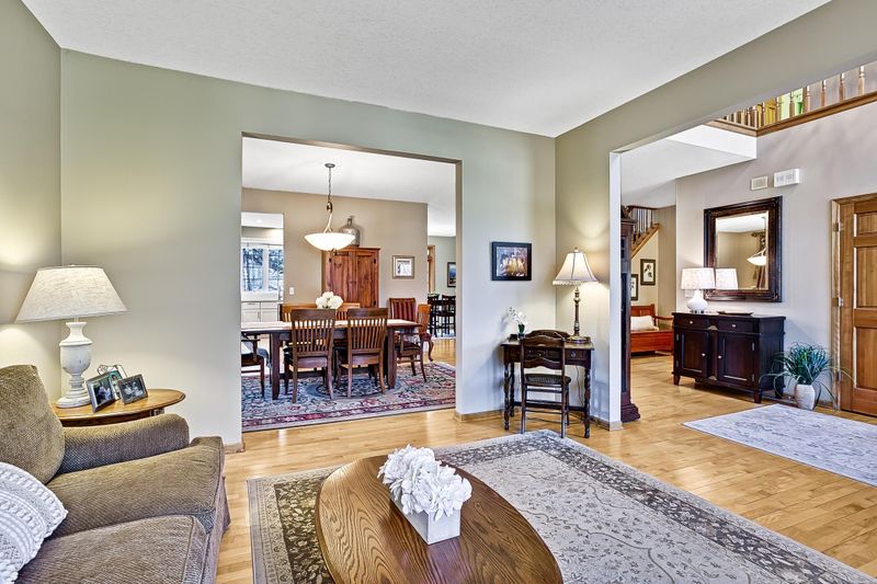 6363 Oxbow Bend, Chanhassen, MN 55317