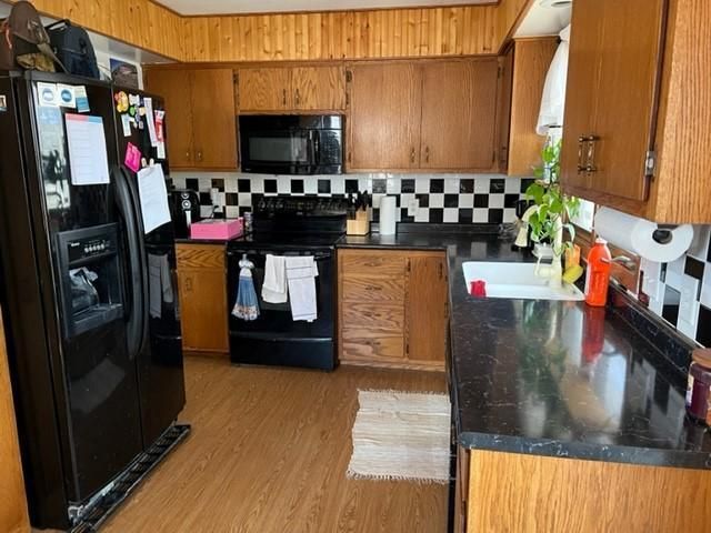 832 Linden St N, Northfield, MN 55057