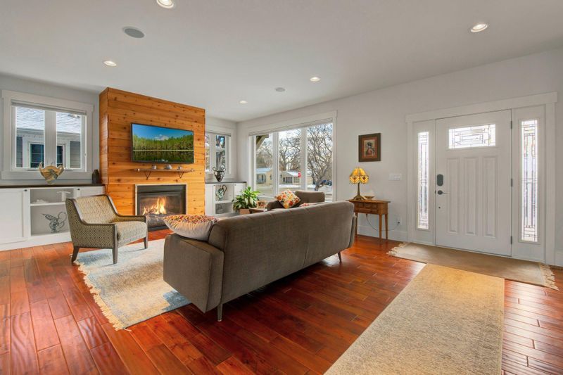 5804 York Ave S, Edina, MN 55410