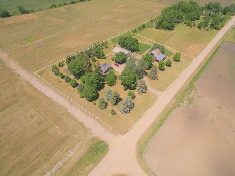 22541 Cable Ave, Winsted, MN 55395
