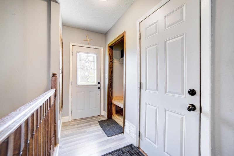 1415 Pryor Ave N, Glencoe, MN 55336