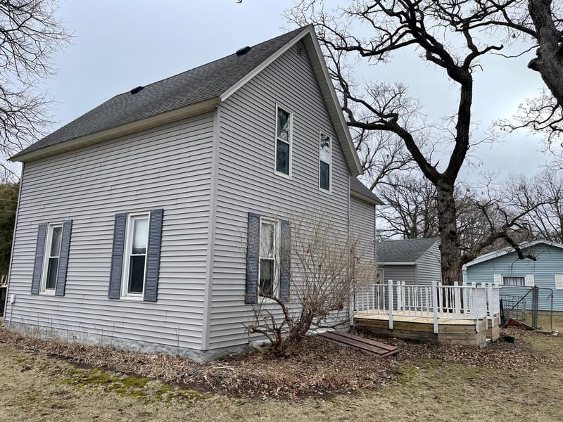 405 Ash St SW, Rose Creek, MN 55970