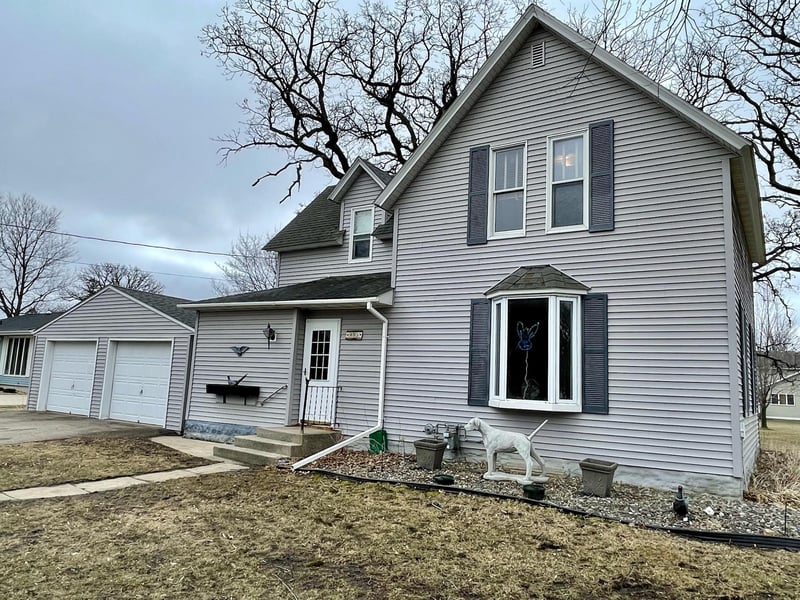 405 Ash St SW, Rose Creek, MN 55970