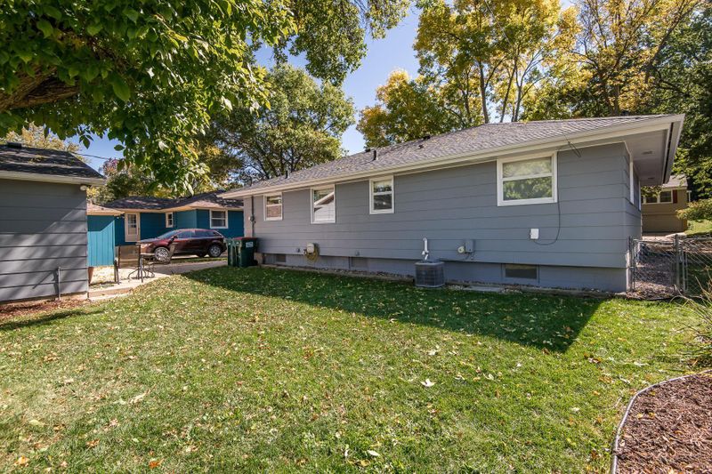 1323 21st St NW, Rochester, MN 55901