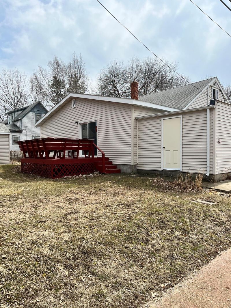 110 W 5th St, Madison, MN 56256