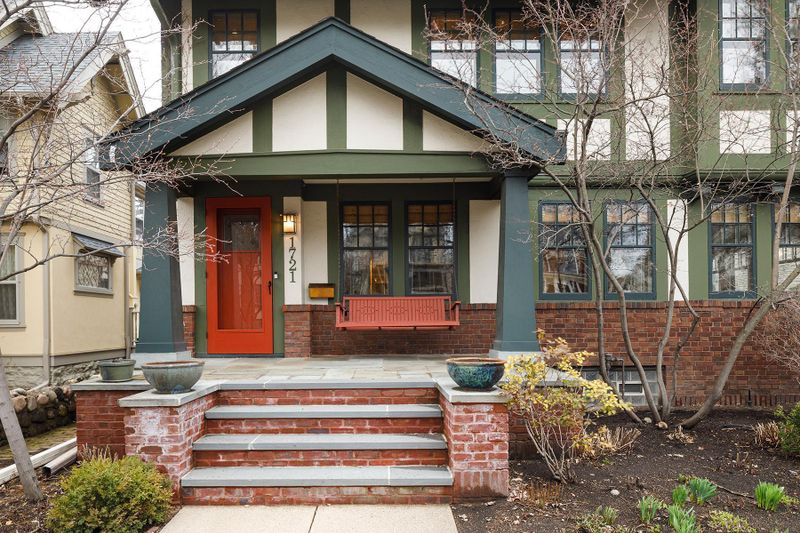 1721 Irving Ave S, Minneapolis, MN 55403