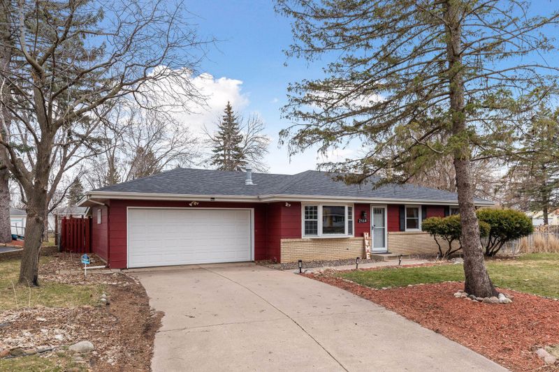 2164 Mapleview Ave, Maplewood, MN 55109