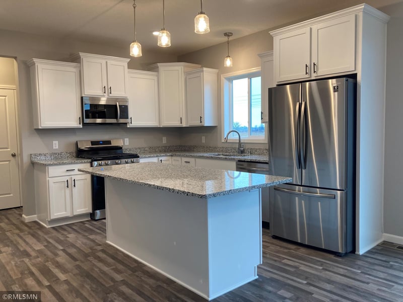 8809 Farmstead Ave, Monticello, MN 55376