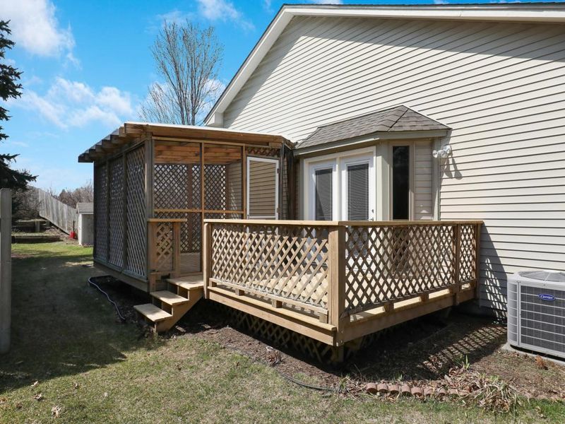7607 Fairfield Rd, Brooklyn Park, MN 55444