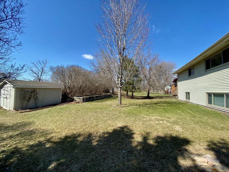 7607 Fairfield Rd, Brooklyn Park, MN 55444