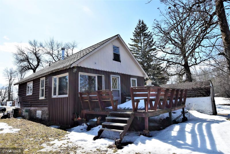 201 Park St SW, Warroad, MN 56763