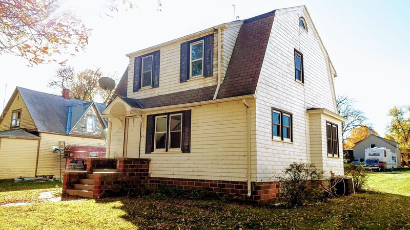 103 1st St N, Darfur, MN 56022