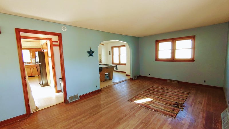 103 1st St N, Darfur, MN 56022
