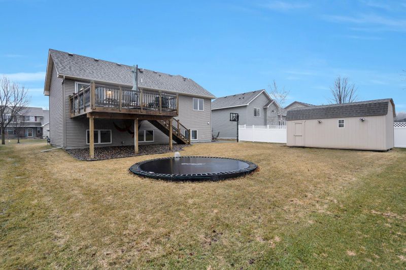 2416 Harbor Dr, Northfield, MN 55057