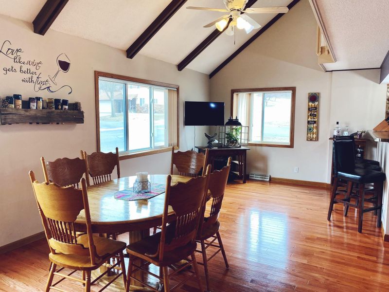 406 Bluff Ave, Saint Charles, MN 55972