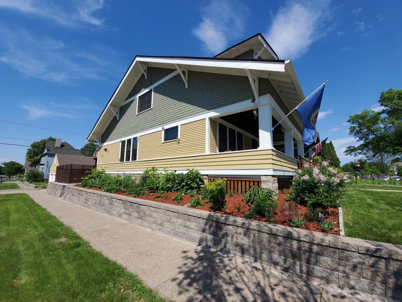 979 Iglehart Ave, Saint Paul, MN 55104