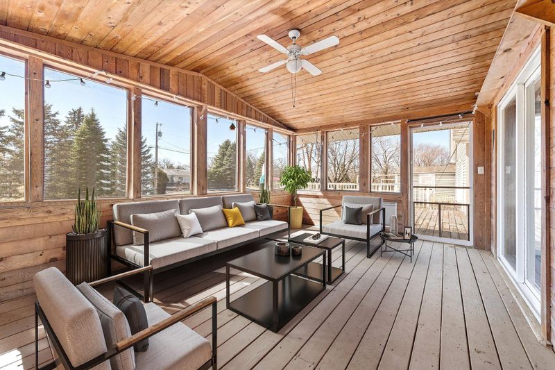 1780 Crestridge Ln, Eagan, MN 55122