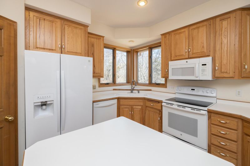 13476 Geneva Way, Apple Valley, MN 55124