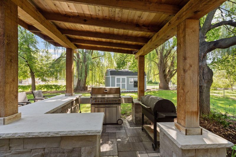 9686 Parkside Trl, Champlin, MN 55316