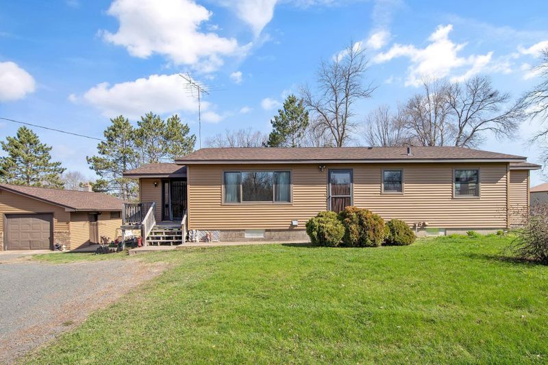 13896 360th St, Lindstrom, MN 55045