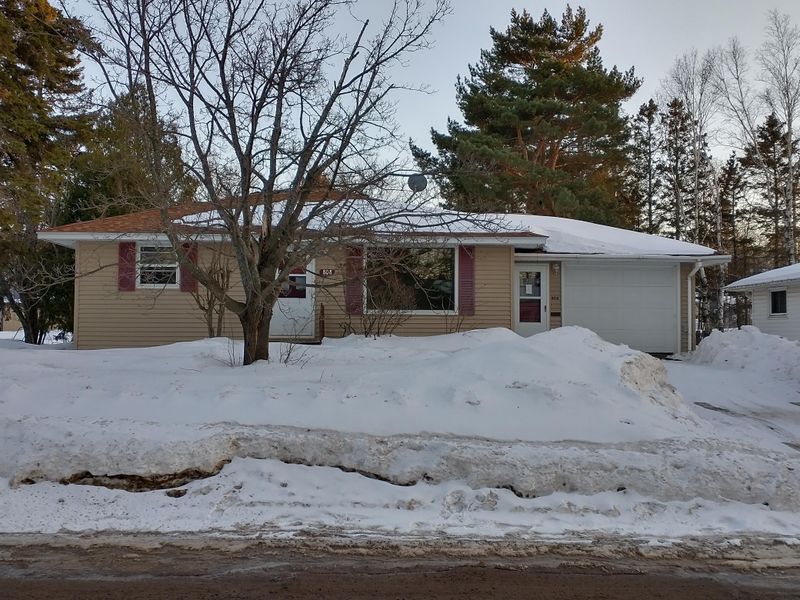 808 2nd St, Proctor, MN 55810