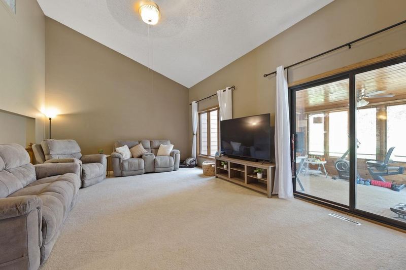 5427 Upper 147th St W, Apple Valley, MN 55124