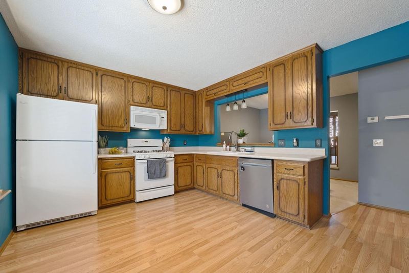 5427 Upper 147th St W, Apple Valley, MN 55124